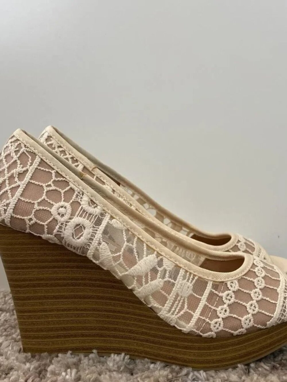 American Eagle Crochet 4 Inch Wedges Womens Size 6 A498 - Picture 2 of 4